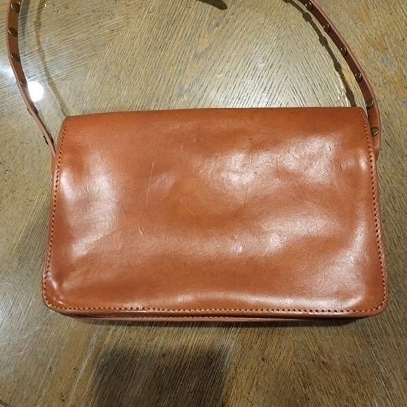 Kyara Seven Hills Tan Leather Crossbody Bag - Picture 4 of 9